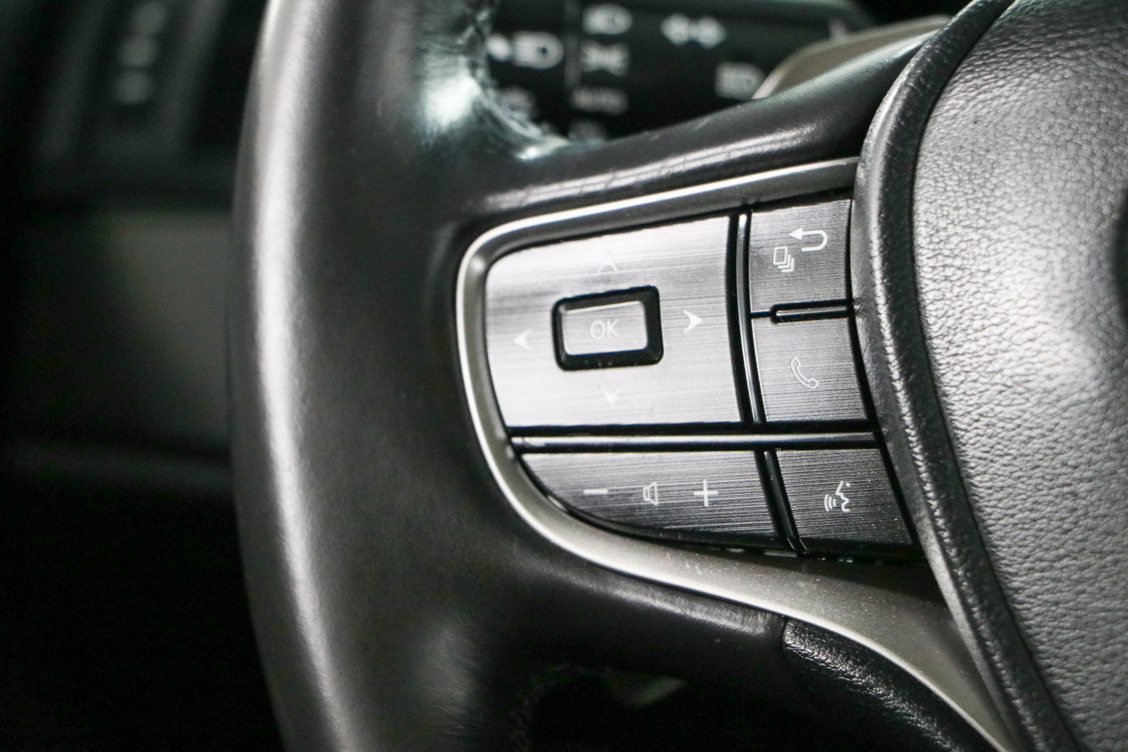 Used 2024 Lexus ES 350 w/ Premium Package FWD image 13