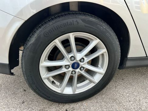 Used 2017 Ford Focus SE image 33