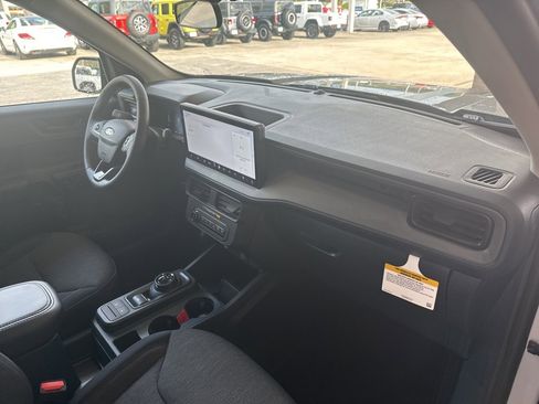 New 2025 Ford Maverick XLT w/ XLT Luxury Package image 17