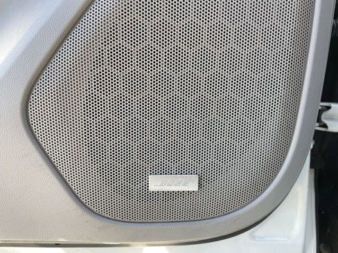 Used 2017 GMC Acadia SLT image 26