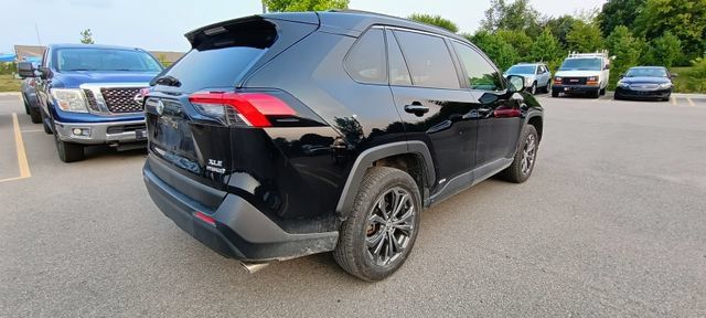 Used 2022 Toyota RAV4 XLE Premium AWD/4WD image 7