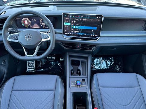 New 2026 Volkswagen Tiguan SE R-Line image 12