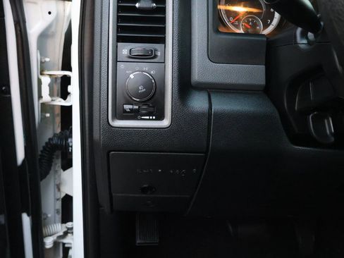 Used 2017 RAM 1500 Express image 10