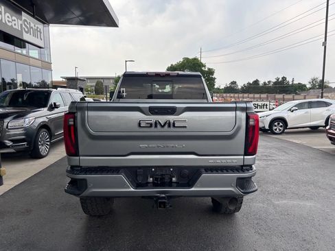 Used 2024 GMC Sierra 3500 Denali w/ Technology Package AWD/4WD image 5
