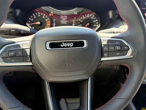 Used 2025 Jeep Compass Trailhawk AWD/4WD image 27