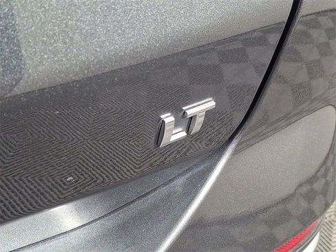 Used 2021 Chevrolet Equinox LT image 30