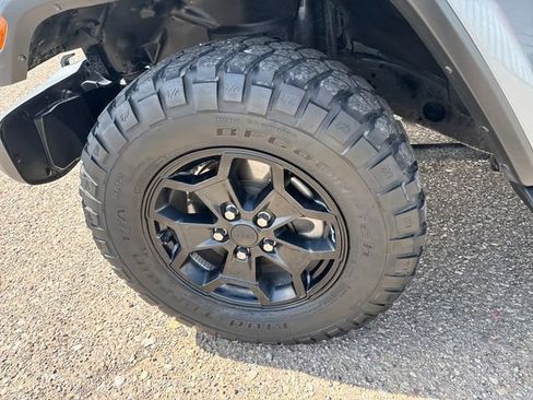 Used 2021 Jeep Gladiator Sport AWD/4WD image 18