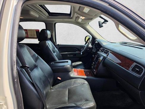 Used 2010 Chevrolet Tahoe LTZ AWD/4WD image 11