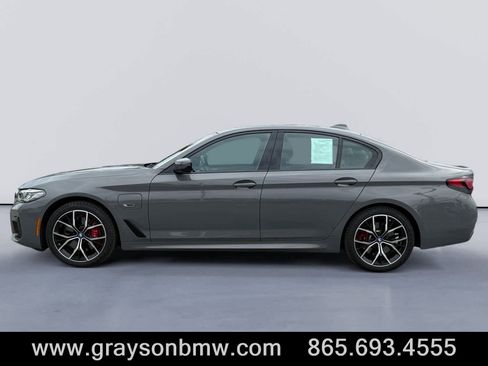 Used 2022 BMW 530e xDrive w/ Premium Package image 6