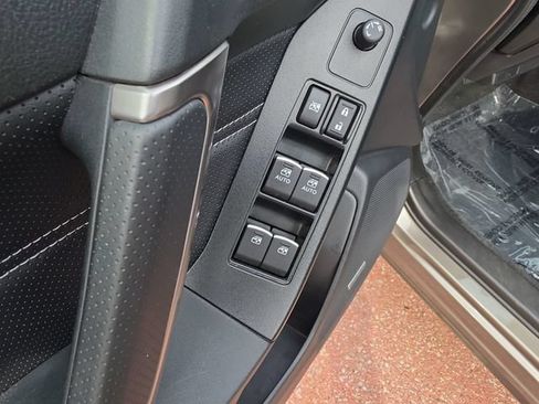 Used 2018 Subaru Forester 2.0XT Touring AWD/4WD image 11
