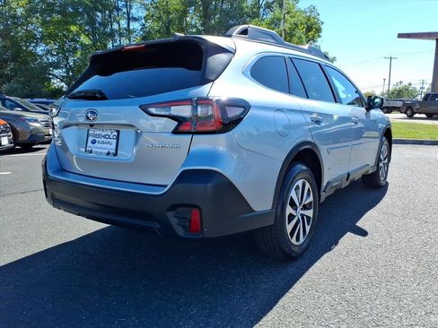 Used 2020 Subaru Outback Premium image 18