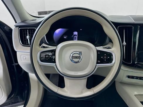 Used 2022 Volvo XC60 B5 Inscription w/ Advanced Package image 12