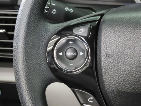 Used 2017 Honda Accord LX image 19