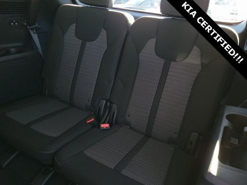 Used 2023 Kia Sorento LX image 9