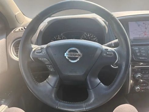 Used 2015 Nissan Pathfinder Platinum FWD image 11