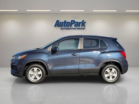 Used 2019 Chevrolet Trax LS w/ Tint and Cruise Package AWD/4WD image 4