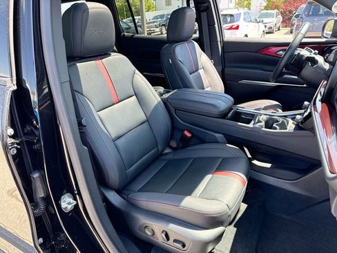Used 2024 Chevrolet Traverse RS w/ LPO, Floor Liner Package FWD image 26