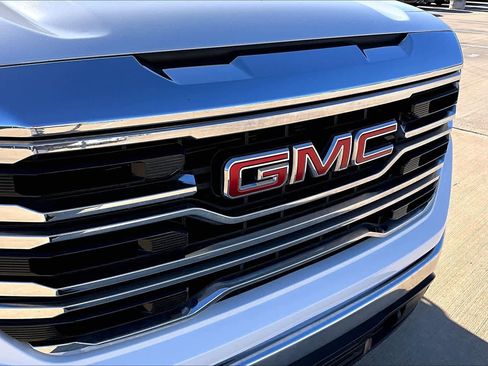 Used 2024 GMC Sierra 1500 SLT image 30