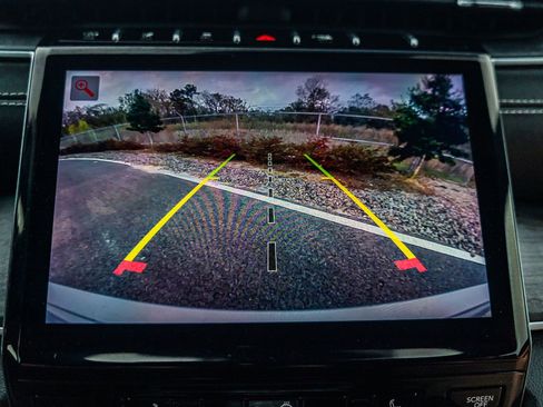 Used 2024 Jeep Grand Cherokee Limited image 25