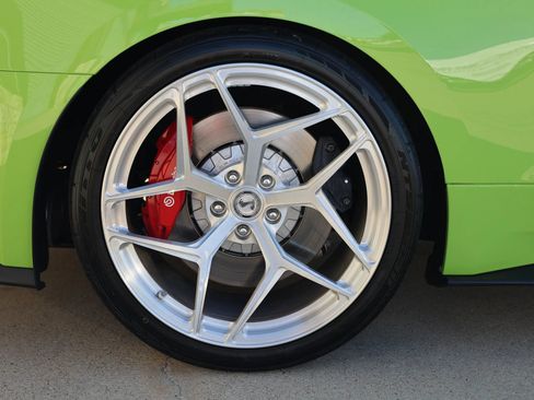 Used 2020 Ford Mustang Shelby GT500 w/ Technology Package image 30