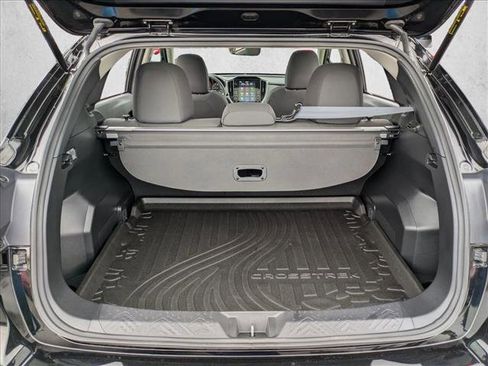 Used 2025 Subaru Crosstrek 2.0i Premium image 8