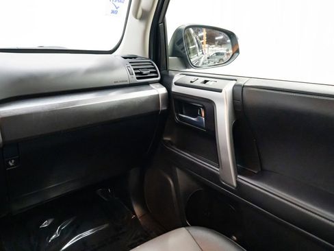 Used 2022 Toyota 4Runner SR5 Premium w/ Moonroof Package AWD/4WD image 10