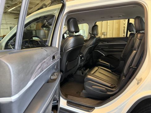 Used 2021 Jeep Grand Cherokee L Limited w/ Luxury Tech Group II AWD/4WD image 34