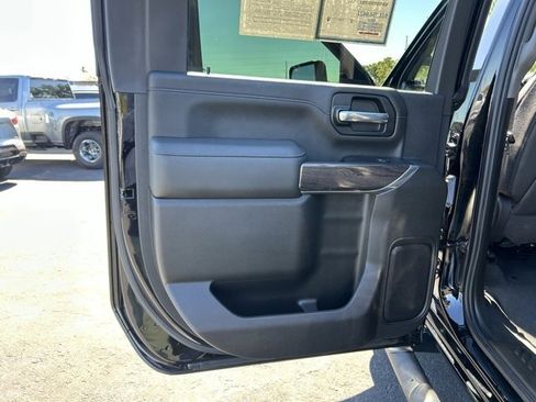 Used 2022 Chevrolet Silverado 2500 LTZ w/ LTZ Plus Package image 15