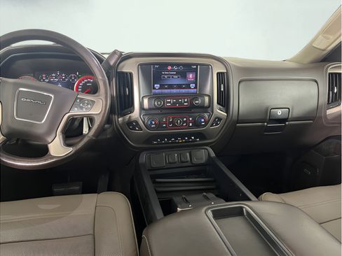 Used 2015 GMC Sierra 2500 Denali w/ Duramax Plus Package AWD/4WD image 17