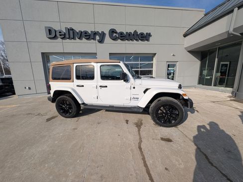 Used 2021 Jeep Wrangler Unlimited Sahara w/ Cold Weather Group image 4