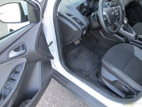 Used 2014 Ford Focus SE FWD image 4