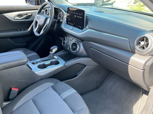 Used 2025 Chevrolet Blazer LT AWD/4WD image 31