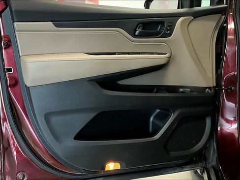 Used 2018 Honda Odyssey EX-L image 24