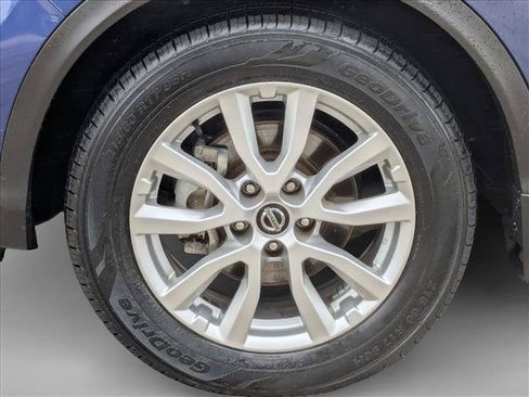 Used 2022 Nissan Rogue Sport S FWD image 23