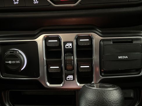 Used 2022 Jeep Wrangler Unlimited Sport AWD/4WD image 15