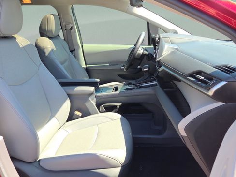Certified 2023 Toyota Sienna Limited image 21
