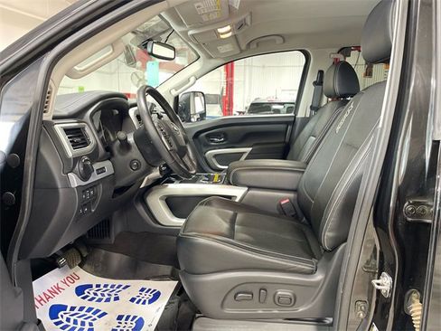 Used 2019 Nissan Titan PRO-4X w/ Pro-4x Convenience Package image 11