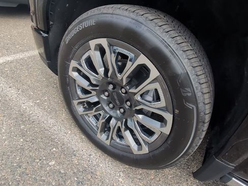 Used 2023 GMC Sierra 1500 Denali Ultimate image 4