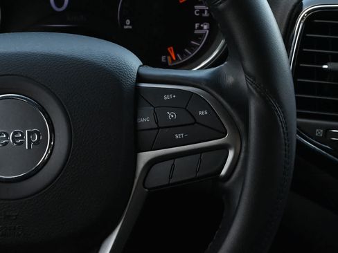 Used 2021 Jeep Grand Cherokee Laredo X RWD image 11
