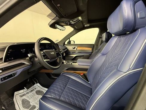 New 2026 Cadillac Vistiq Premium Luxury image 6