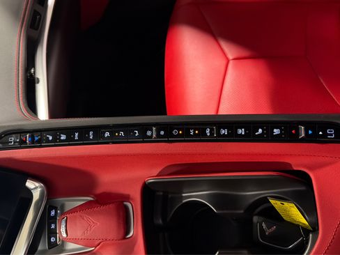 Used 2020 Chevrolet Corvette Stingray 2LT w/ 2LT Preferred Equipment Group RWD image 34