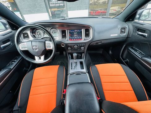 Used 2014 Dodge Charger R/T image 23