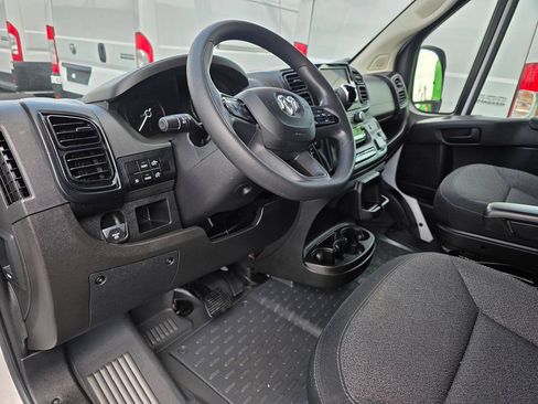 Used 2024 RAM ProMaster 2500 w/ Safety Group FWD image 18