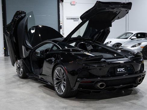 Used 2021 McLaren GT image 34