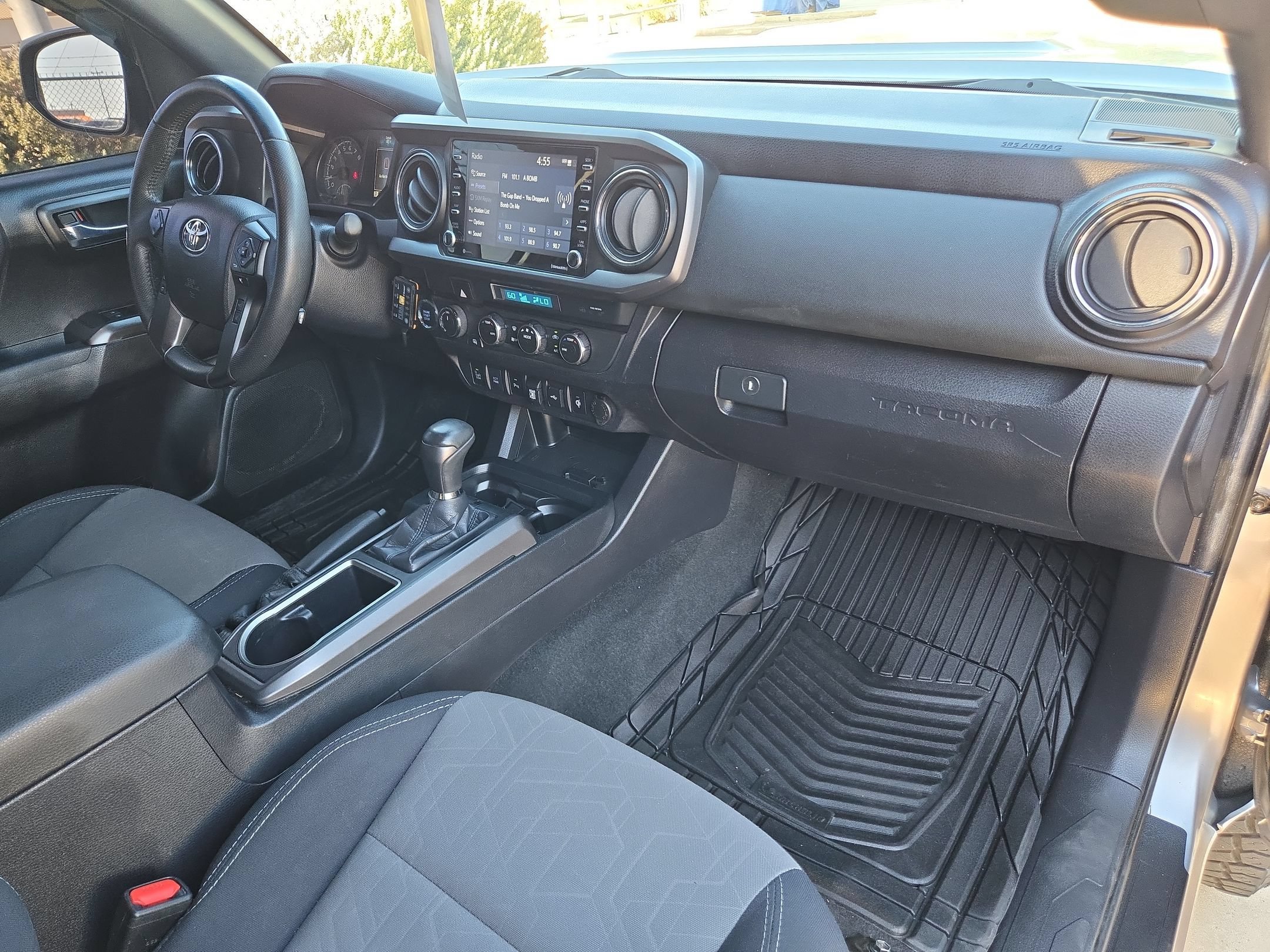 Used 2021 Toyota Tacoma TRD Sport w/ Technology Package AWD/4WD image 25