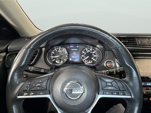 Used 2018 Nissan Rogue SV FWD image 30