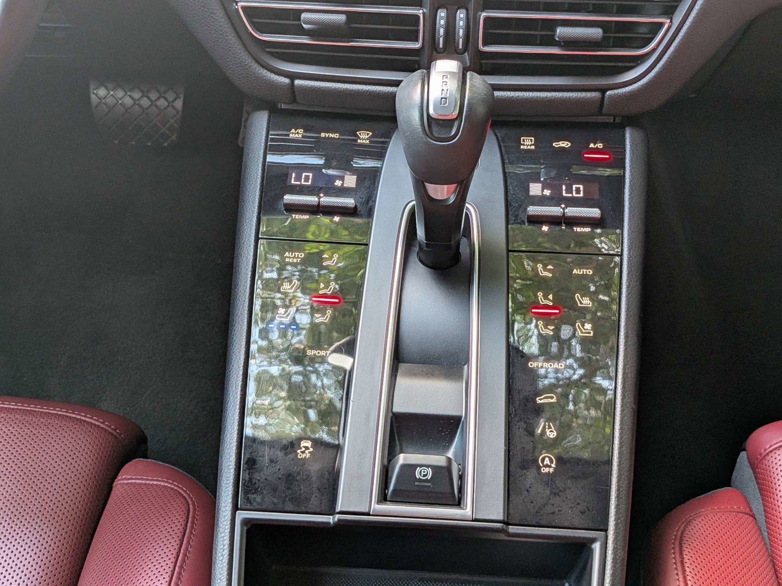 Used 2023 Porsche Macan AWD/4WD image 17