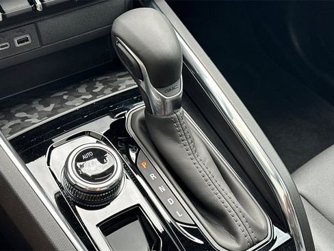 New 2025 GMC Canyon Elevation w/ Convenience Package image 18