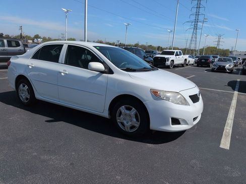 Used 2010 Toyota Corolla LE FWD image 8