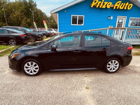 Used 2024 Toyota Corolla LE FWD image 3